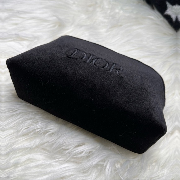 Dior Beauty Pouch in Black Velvet Material - Picture 5 of 11